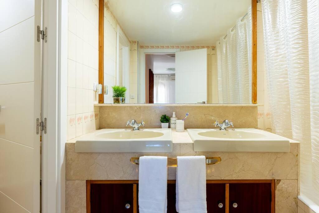 Behouse Sierpes Apartment Seville Ngoại thất bức ảnh